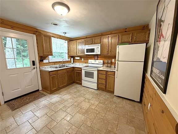 4th image of 126 Brallier Dr