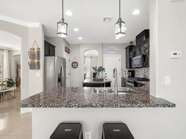 1213 Earth Ct — Photo 7
