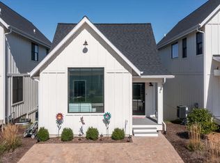 34 Waterside Way, Ottawa, IL 61350