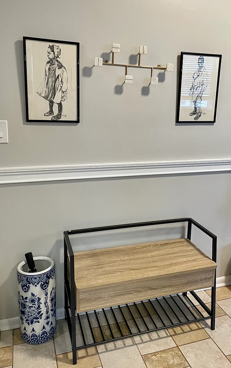 Foyer - 136 Walnut St #C3
