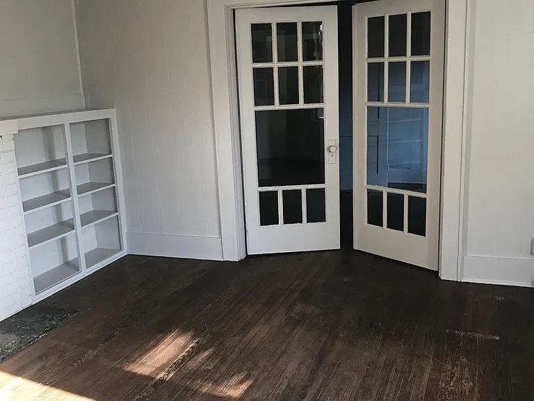 1002 Panhandle St — Photo 5