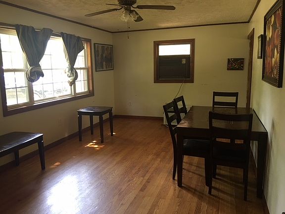 3rd image of 260 Cicero Ave