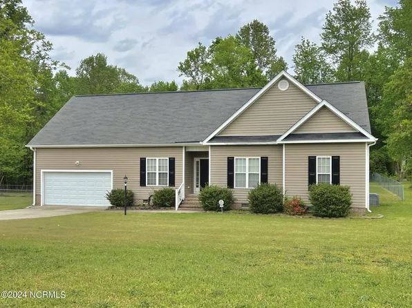 218 Starcrest Drive, Pikeville, NC 27863