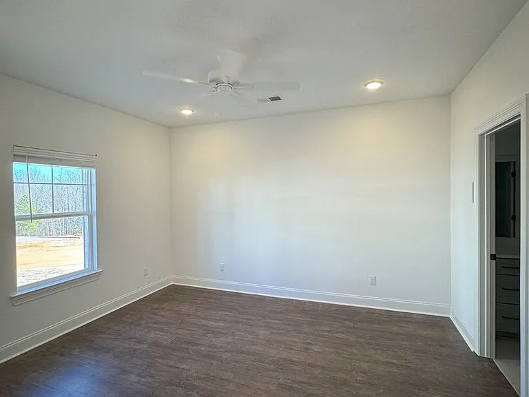 655 Cottage Grove Cir — Photo 7