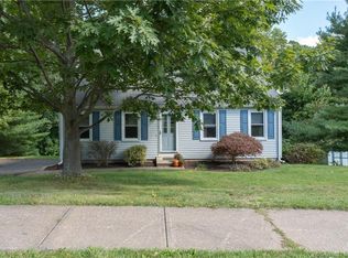 26 Summerwood Dr, Wallingford, CT 06492
