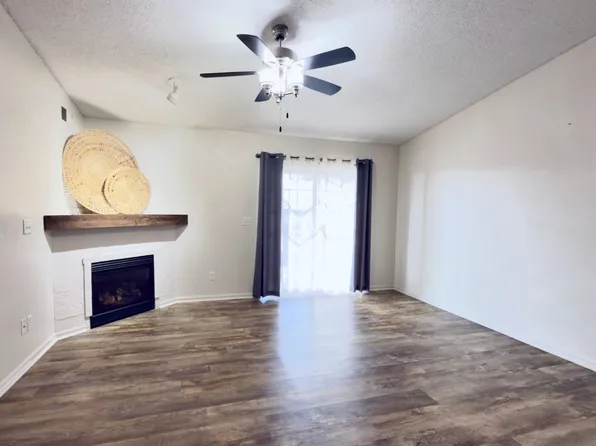 3215 S 16th Ave Unit 302, Eldridge, IA 52748