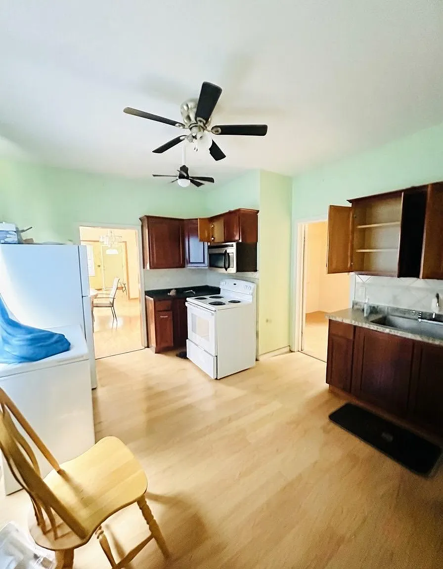 2 bed, 2112 sqft, $1,200 — Photo 4