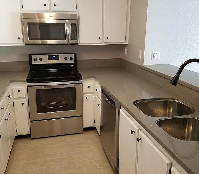 700 E Ocean Blvd #604 — Photo 2