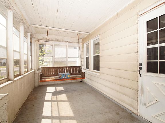 3rd image of 321 W Republic St