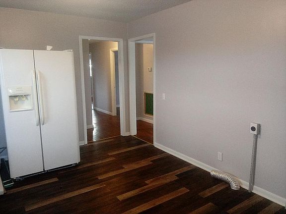 5th image of 104 Poplar Hill Ext