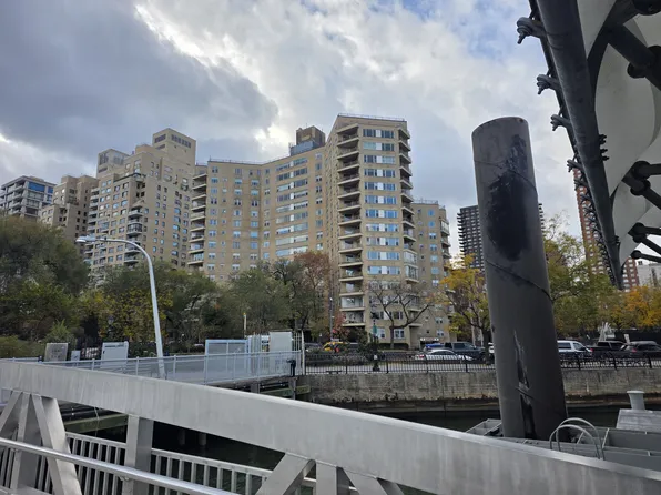 200 East End Avenue image 8 of 8