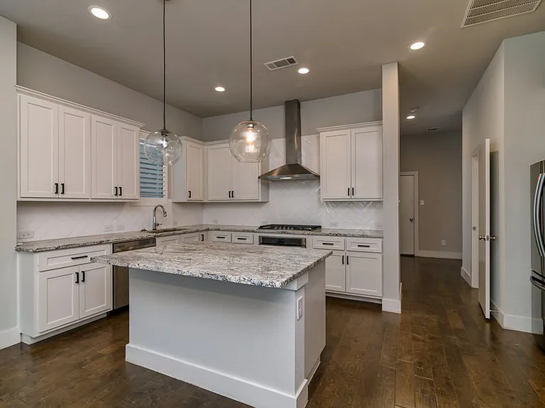218 Wimberly St — Photo 7