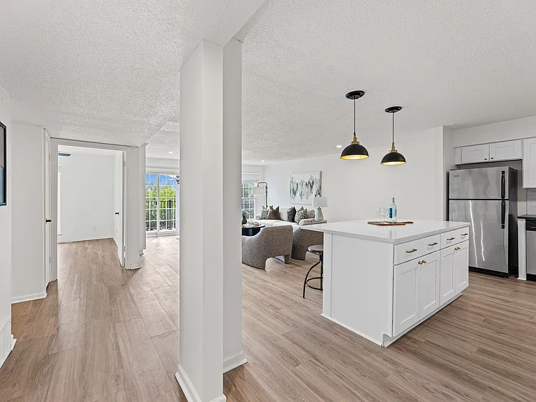 Marseille Apartments — Photo 20