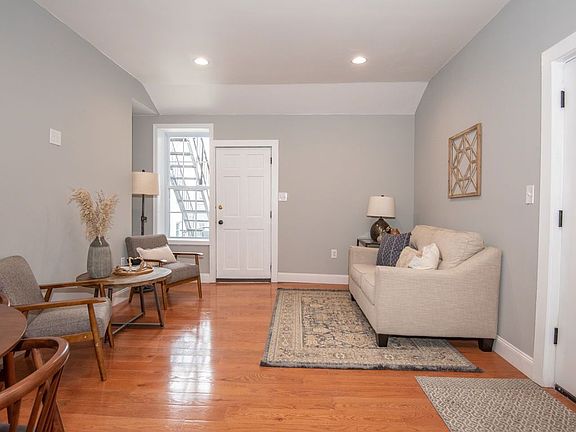 4th image of 318 N Duke St APT 3