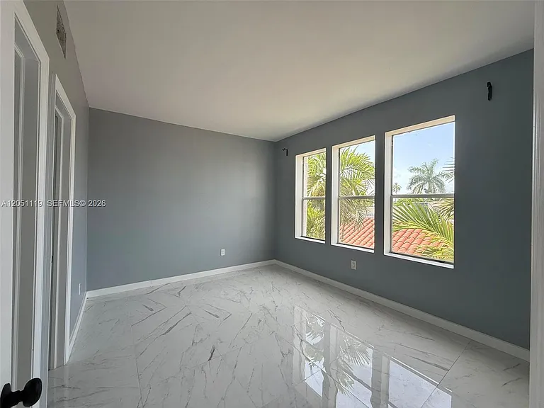 1027 Pennsylvania Ave #302 — Photo 17