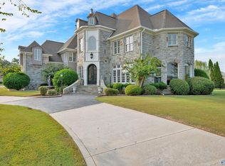 10 Lake Forest Blvd SW, Huntsville, AL 35824