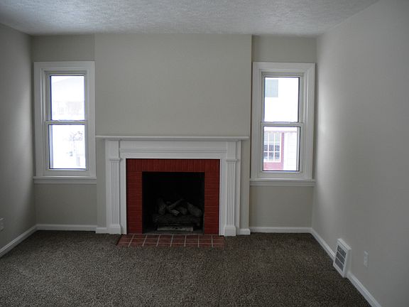 4th image of 430 E 270th St