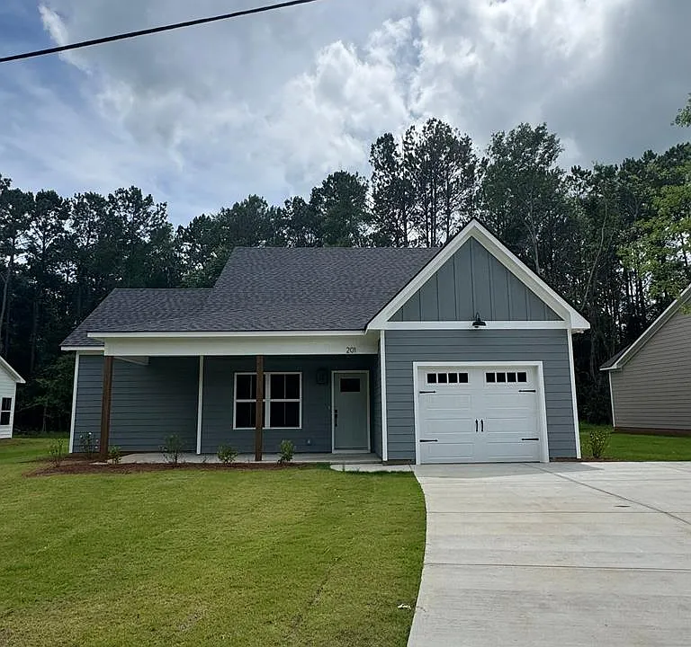 201 Oak Ave