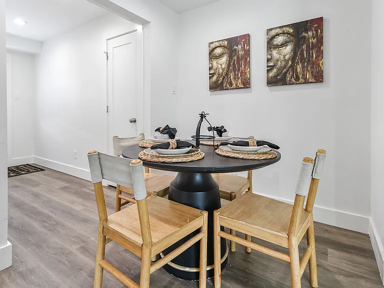 2615 Rosewood St — Photo 8
