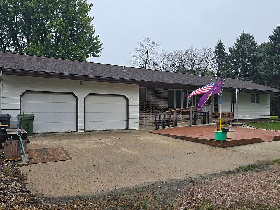 1st image of 504 Circle Dr