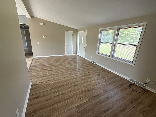 3 bed, 1200 sqft, $1,600 — Photo 3