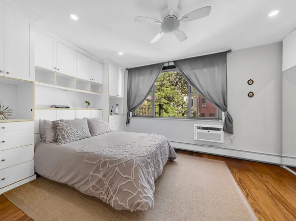 225 West 70th Street image 5 of 7