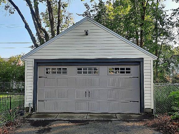 4th image of 233 Samaritan Ave