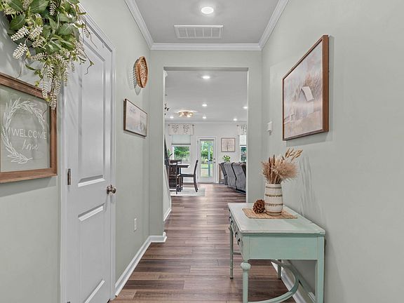 3rd image of 581 Hazy Hills Ln