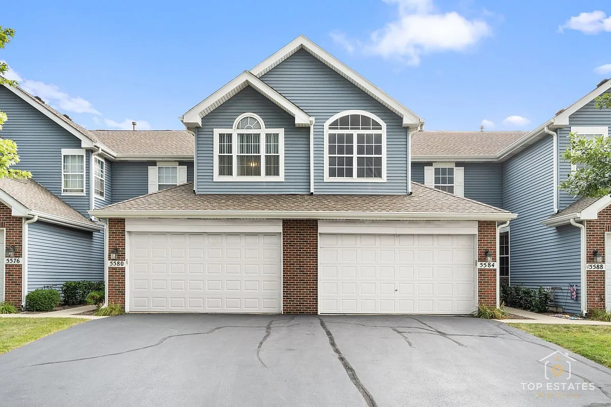 3 bed, 2.5 bath, 2550 sqft, $3,300 — Photo 1