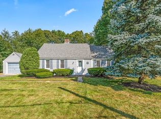28 Green St, Lynnfield, MA 01940