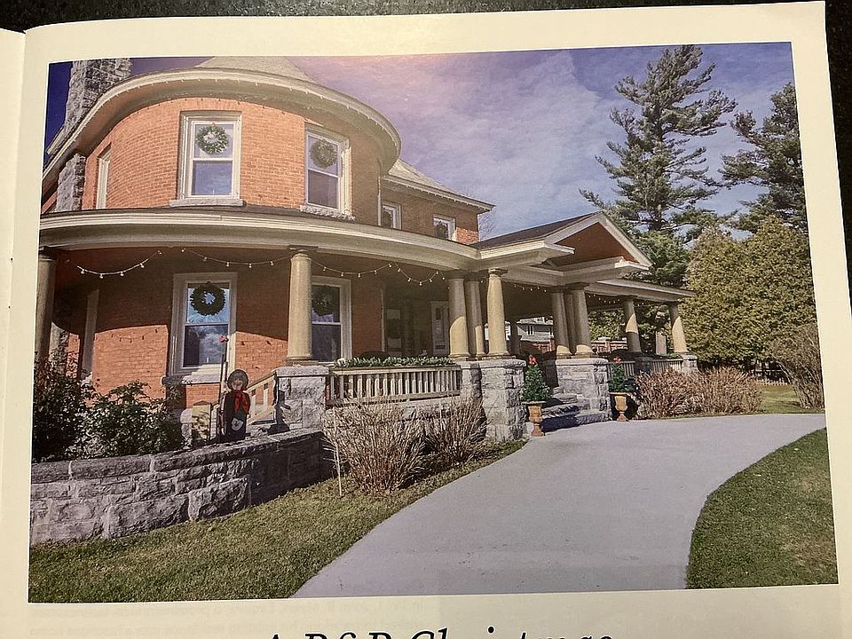 1st image of 250 Lake St
