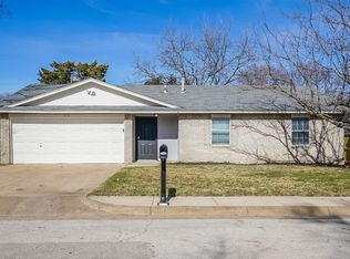 919 Bennett St, Cedar Hill, TX 75104