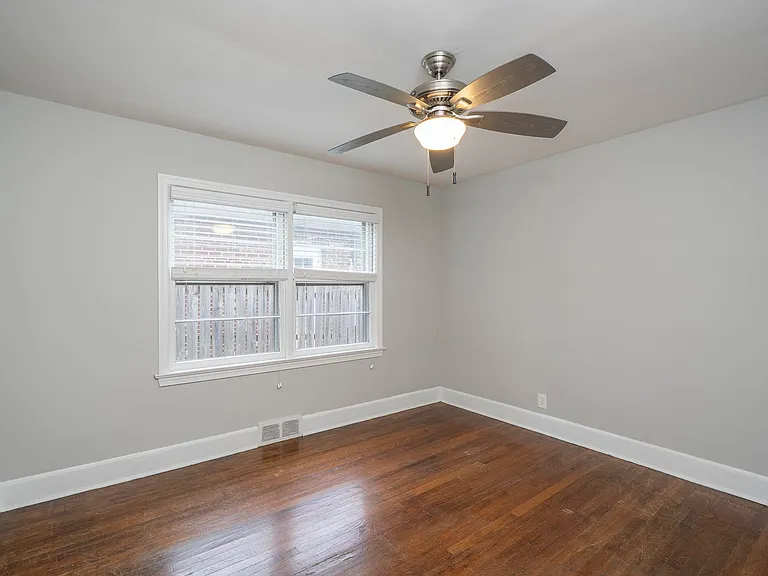 919 N Buchanan Blvd — Photo 8