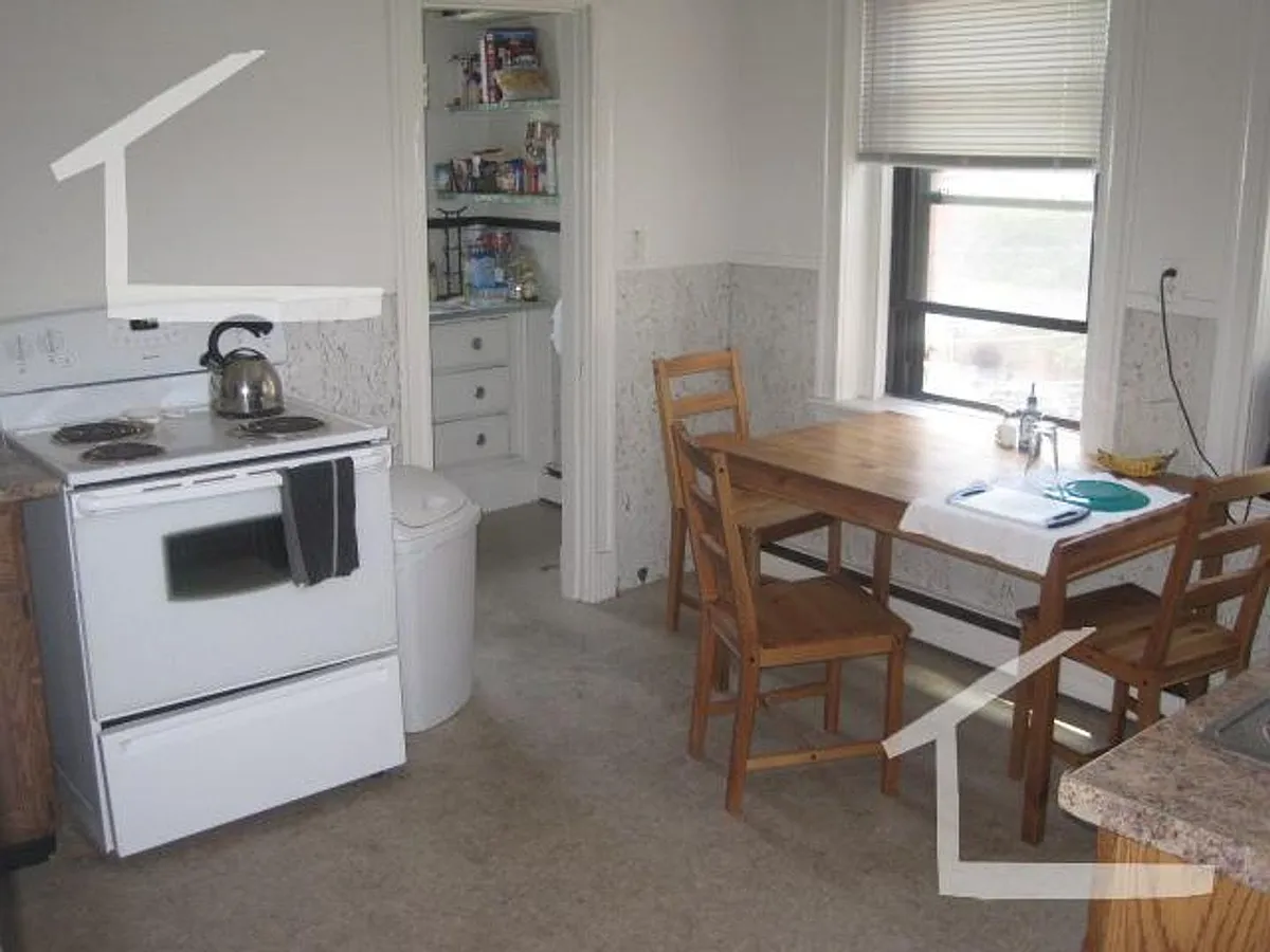 Photo 1 of 14 - 1422 Commonwealth Ave #7E - Boston, MA Primary Photo - 1422 Commonwealth Ave #7E
