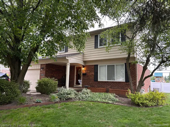 32399 Scone St, Livonia, MI 48154