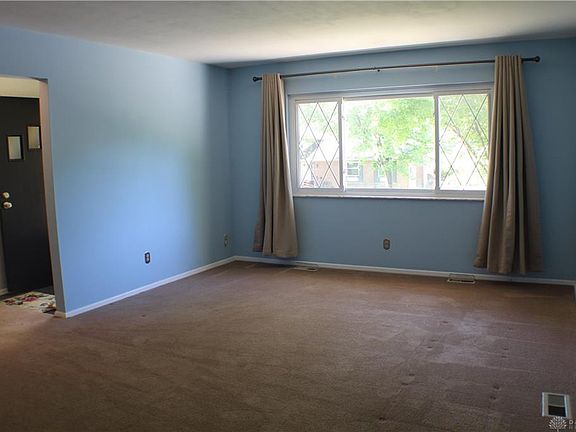 3rd image of 934 Silverleaf Dr