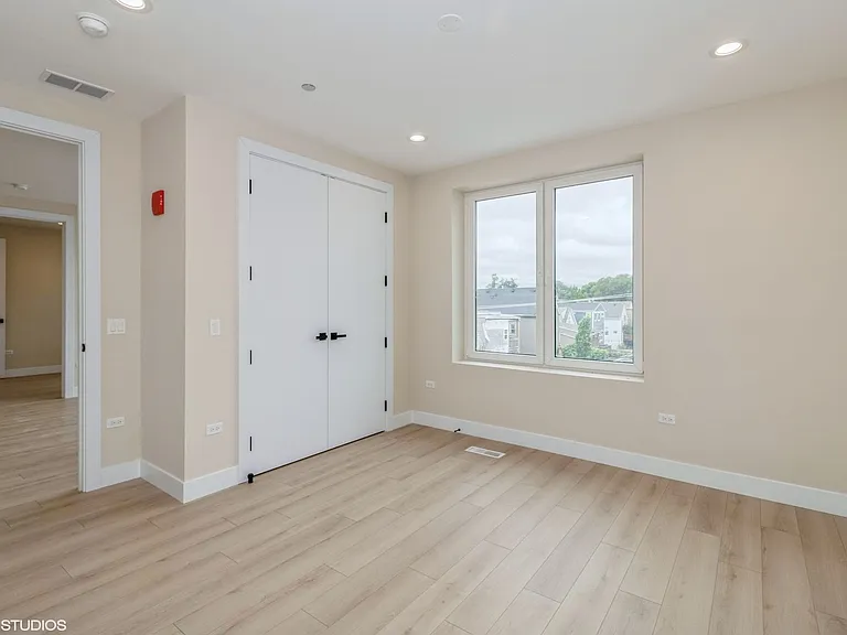 3043 W Irving Park Rd #305 — Photo 11