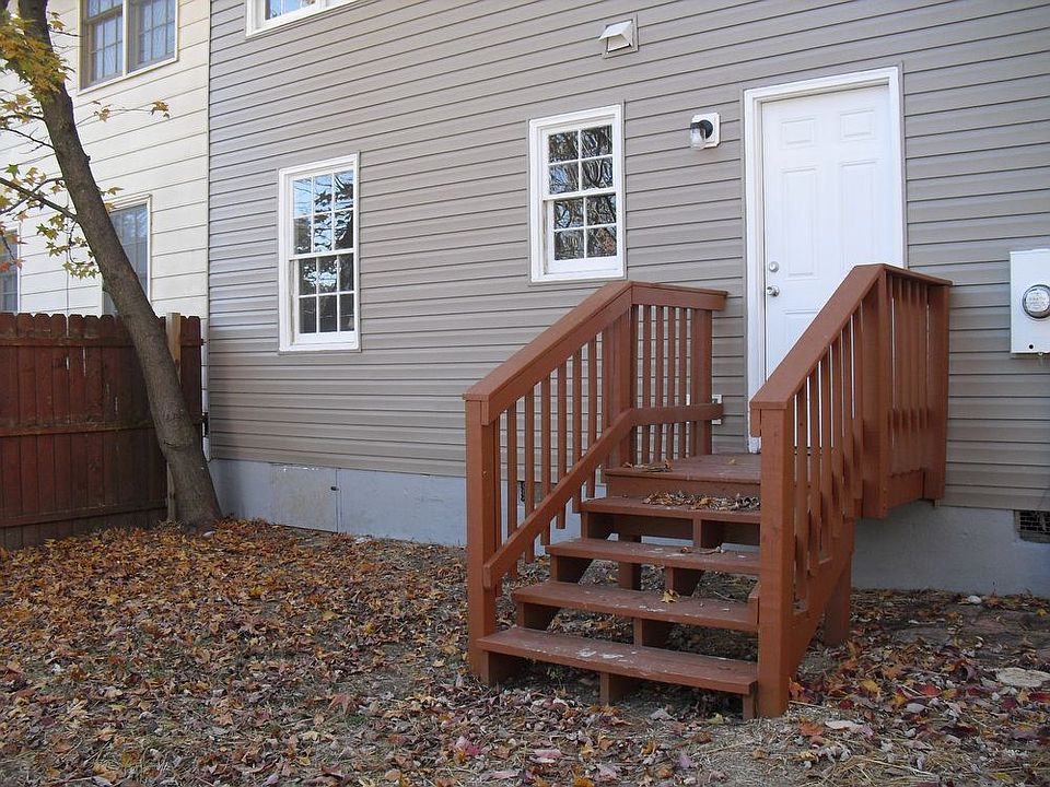 1st image of 4 Red Fern Ln