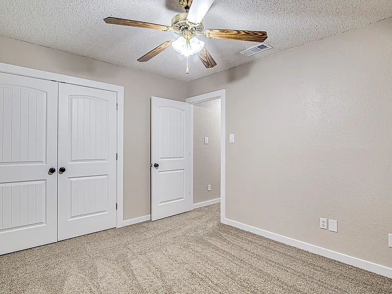 937 Springhill Dr — Photo 18