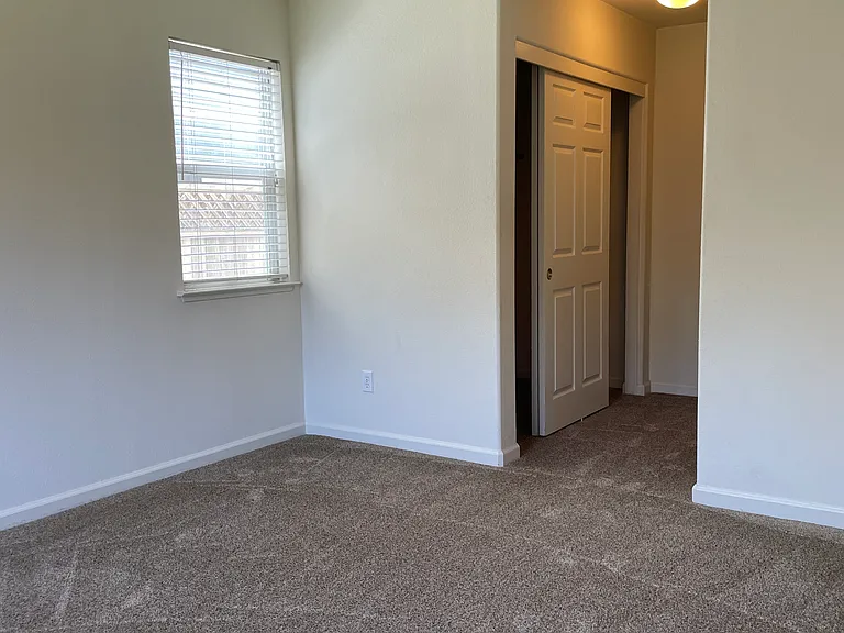 8022 Mammoth Dr — Photo 9