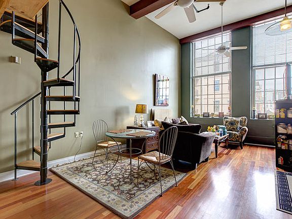 4th image of 920 Poeyfarre St APT 215