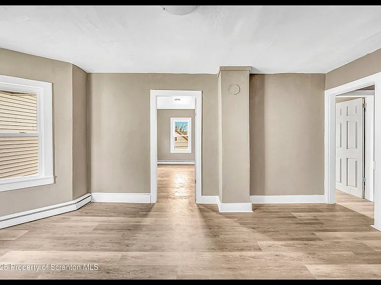 1061 Carmalt St — Photo 12
