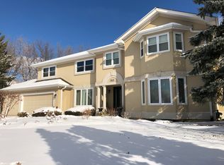 2610 Malmesbury Ct, Aurora, IL 60502