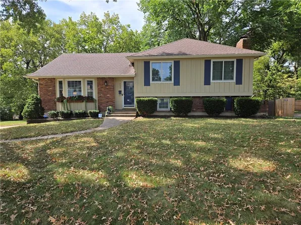 8400 Willow Way, Raytown, MO 64138