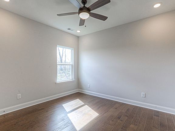 3rd image of 187 Crabourne Dr Lot 100