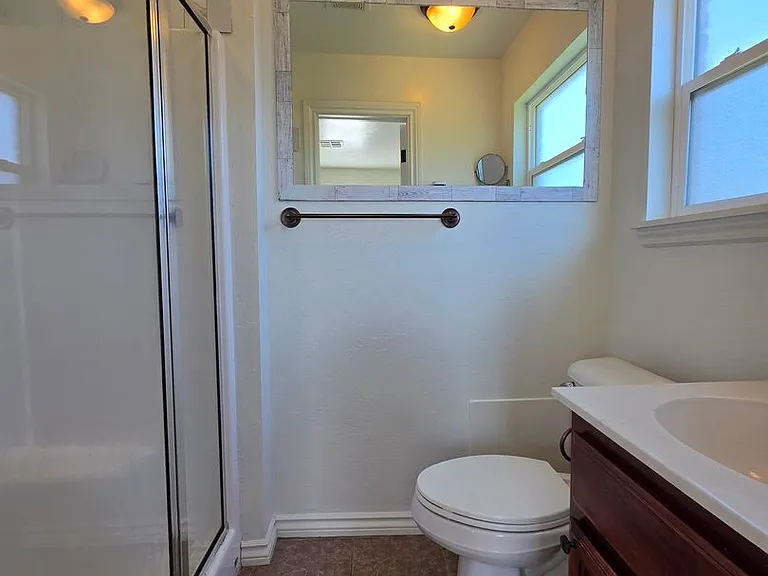 107 Hardesty Dr — Photo 6