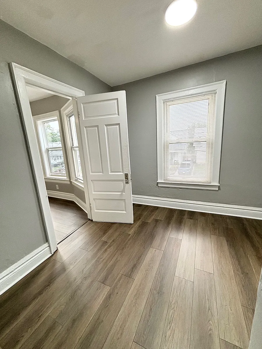 Building Photo - 109 Unger Ave #2