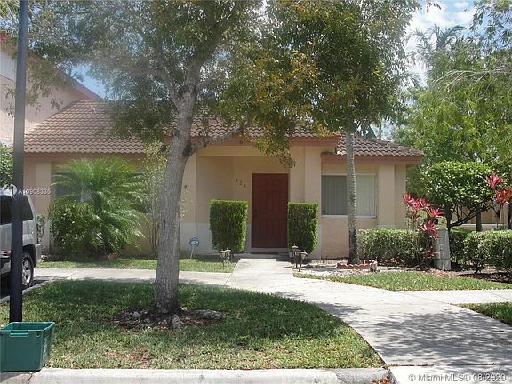 2nd image of 825 Nw 208th Cir #825