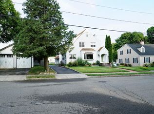 92 Woodmere Rd #A, Stamford, CT 06905