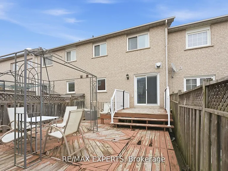 22 Wedgewood Pl — Photo 35